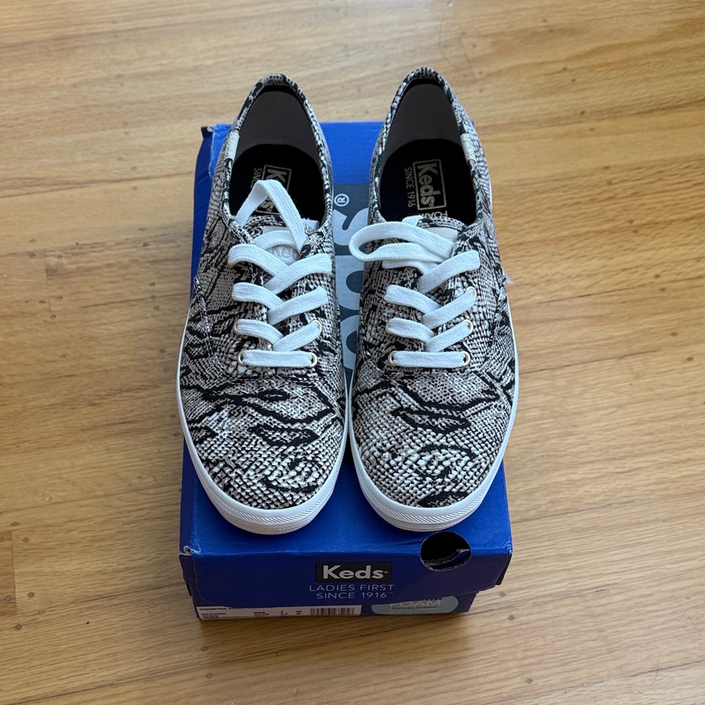Snakeskin print Keds